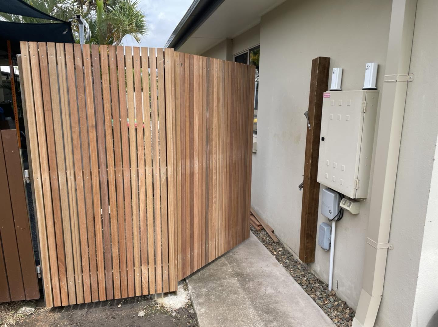 Hardwood slat gate