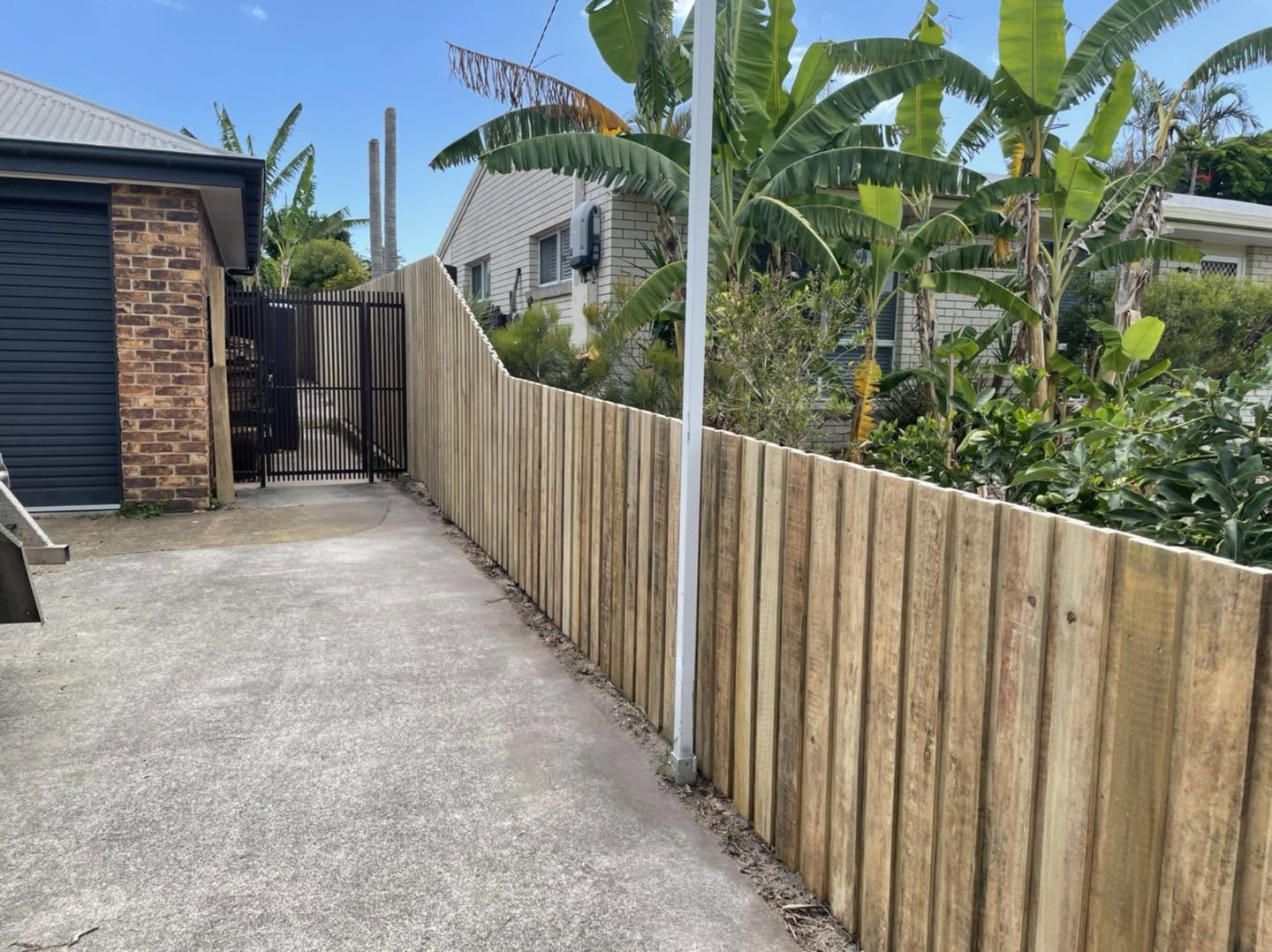 Hardwood Paling — Side Boundary